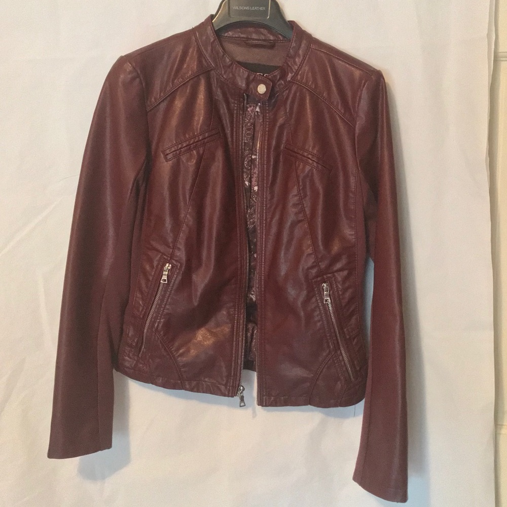 *SOLD* guess 100% leather jacket